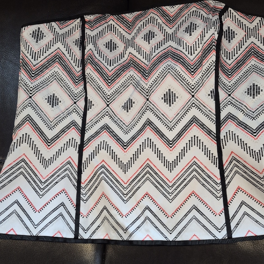 White House Black Market Black and White Skirt